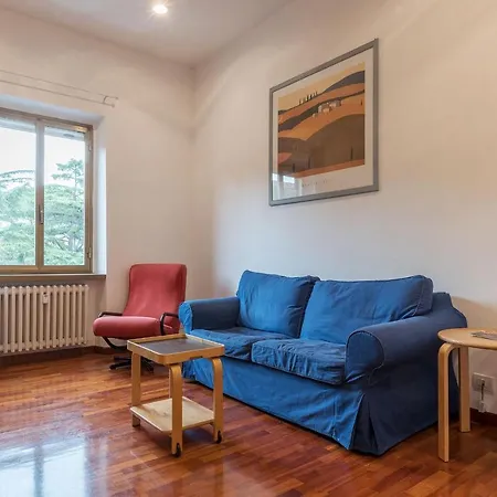 Experience Testaccio Flat